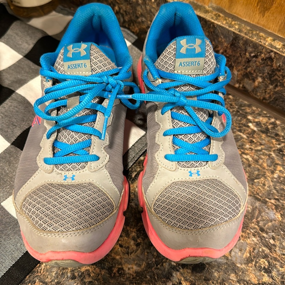 Under Armour assert 6